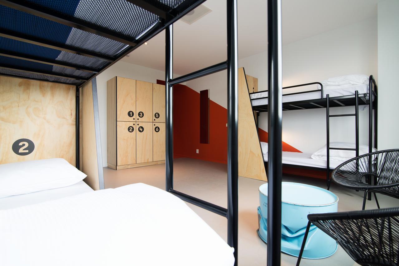 Via Amsterdam Hostel Diemen Bagian luar foto