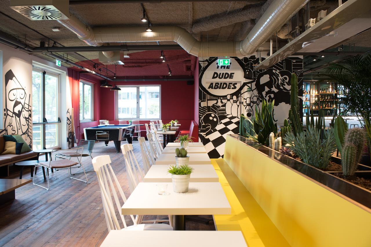 Via Amsterdam Hostel Diemen Bagian luar foto
