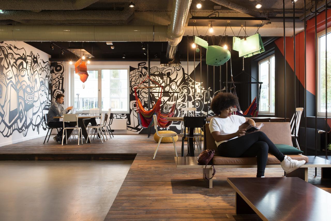 Via Amsterdam Hostel Diemen Bagian luar foto