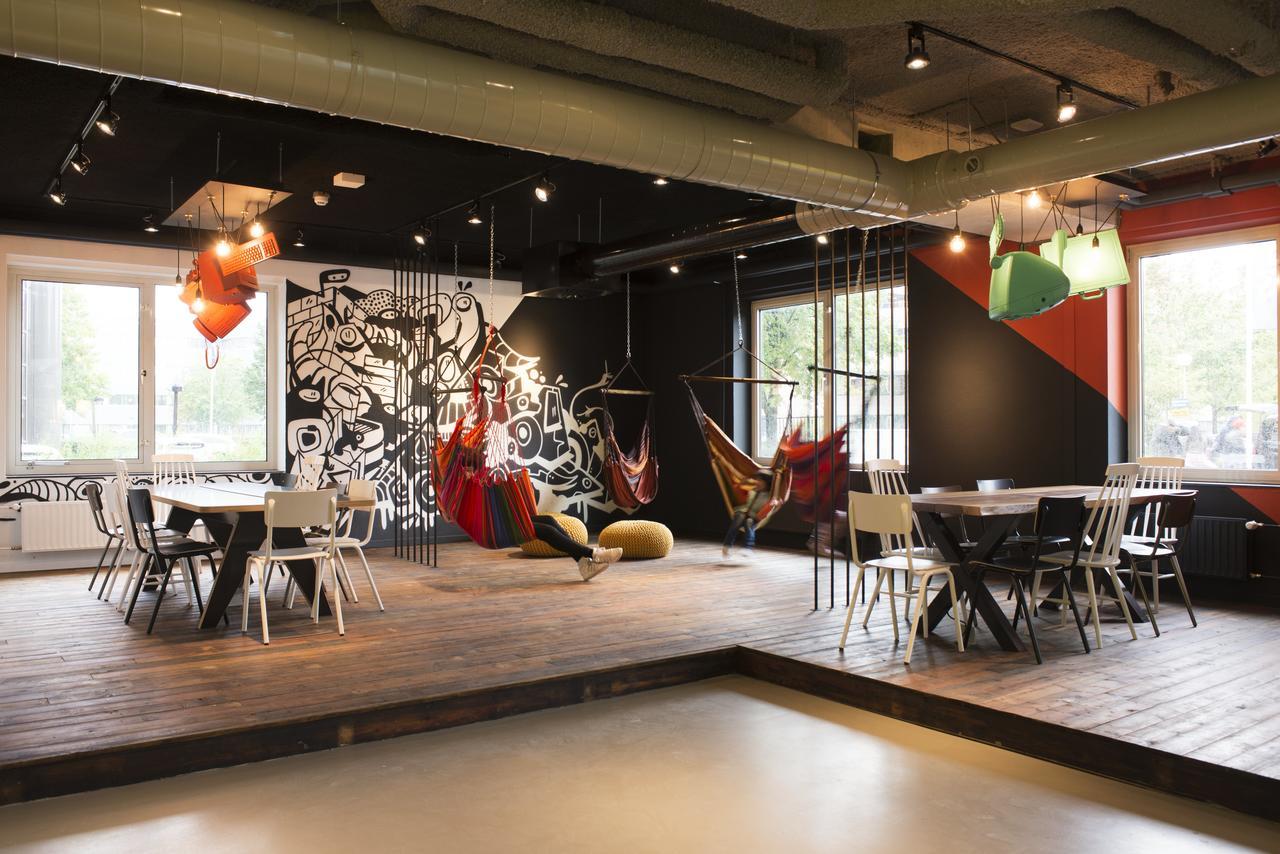 Via Amsterdam Hostel Diemen Bagian luar foto