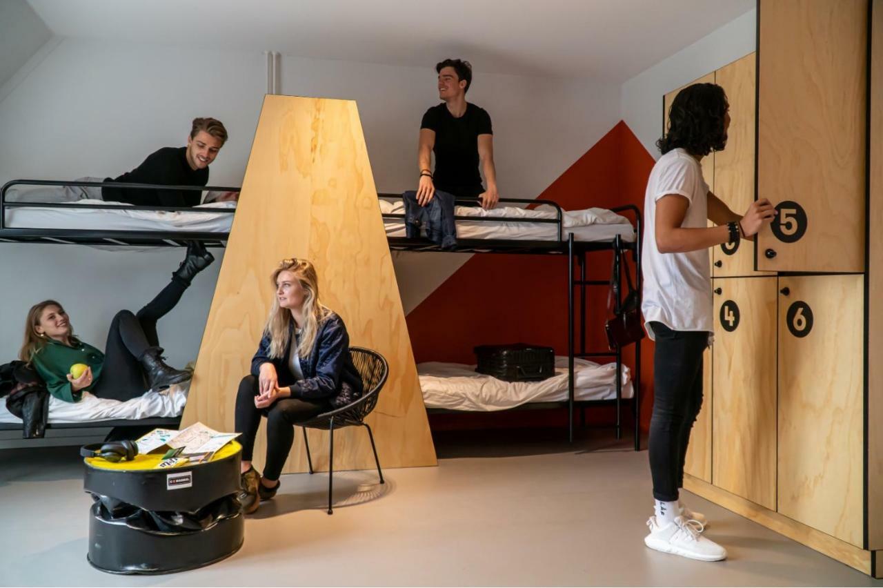 Via Amsterdam Hostel Diemen Bagian luar foto