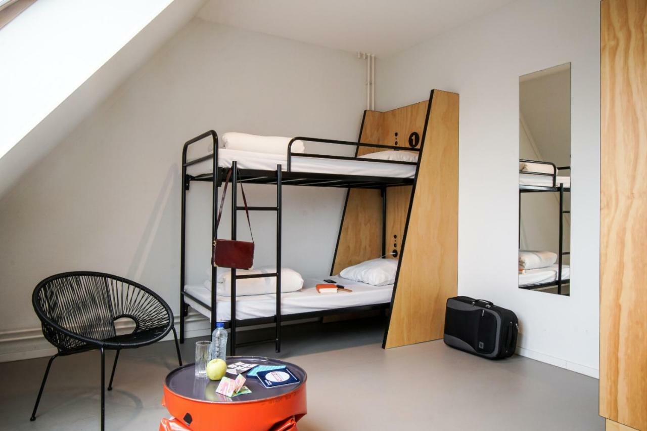 Via Amsterdam Hostel Diemen Bagian luar foto