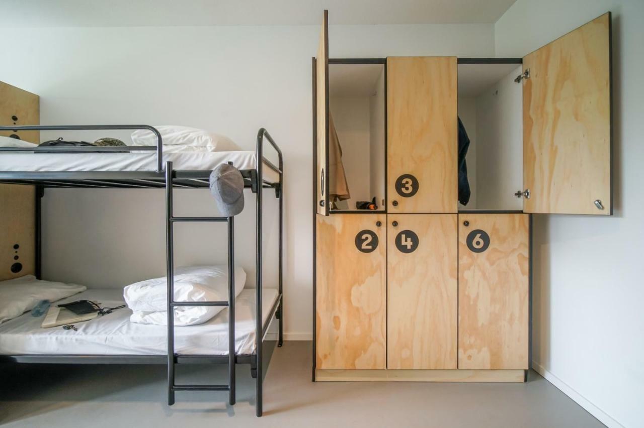 Via Amsterdam Hostel Diemen Bagian luar foto