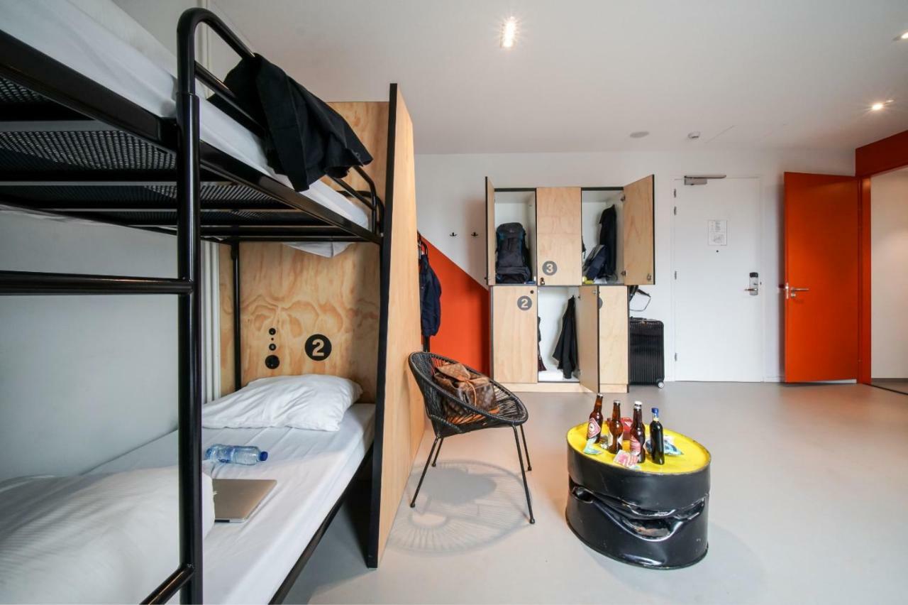 Via Amsterdam Hostel Diemen Bagian luar foto
